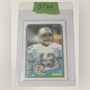 # 190 Dan Marino Dolphins 1988 The Topps Company Inc.